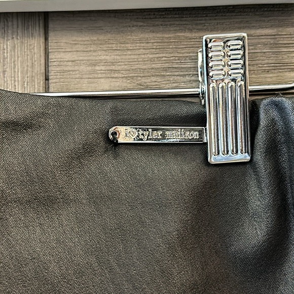 I love Tyler Madison black vegan leather pull on pants size small - Picture 5 of 5